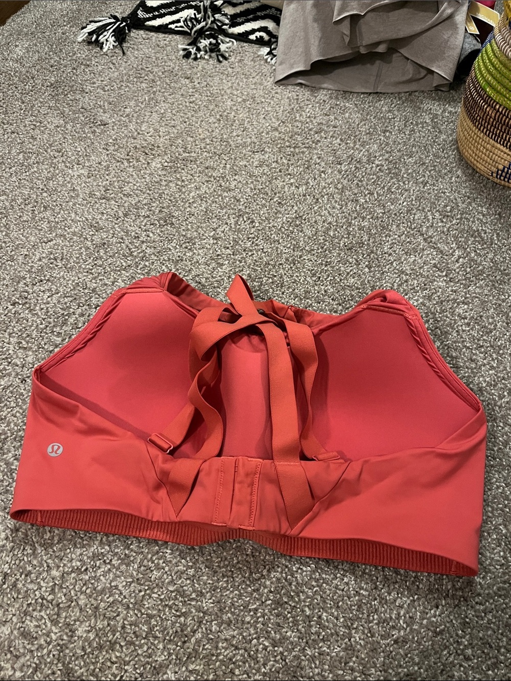 Cute lululemon sports bra